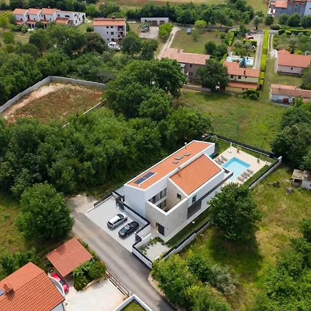 Luxury Aria Liznjan In Istria With Heated Pool Villa